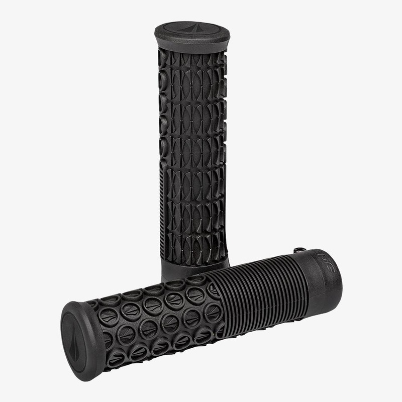 SDG Thrice 33 Lock-On Grips Black