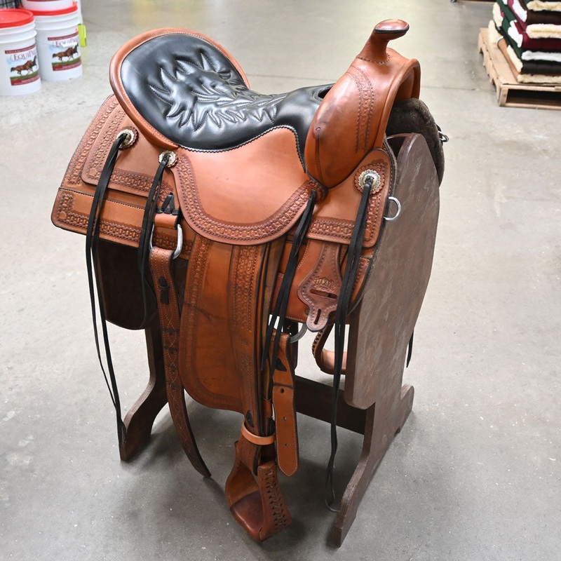 17.5″ USED TUCKER TRAIL SADDLE