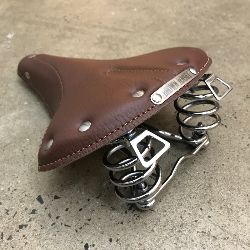 BROWN JERSEY Momma Cass Leather Saddle – Brown