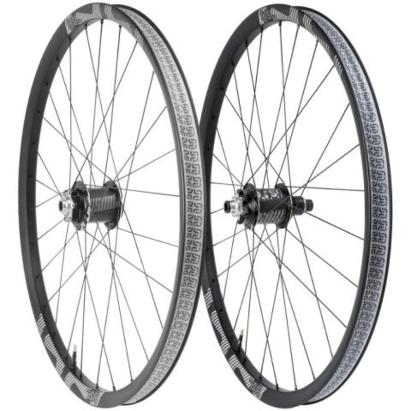 e*thirteen TRSr carbon wheelset 27,5″ 142×12(XD)/100x15mm (*Only available with frame purchase)
