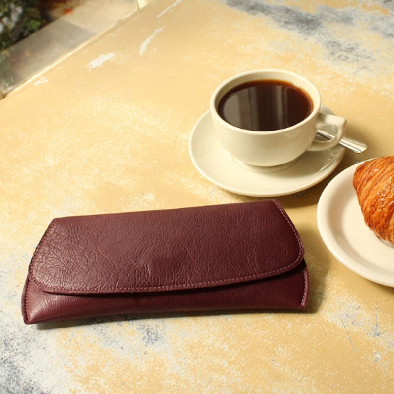 Opal R Helm Pommel Clutch RED