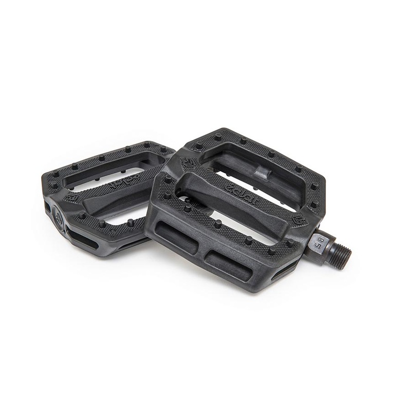 Eclat Slash Platform Pedals Body: Nylon Spindle: Cr-Mo 9/16” Black Pair