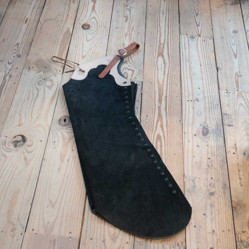 Black Roughout StepthroughChaps