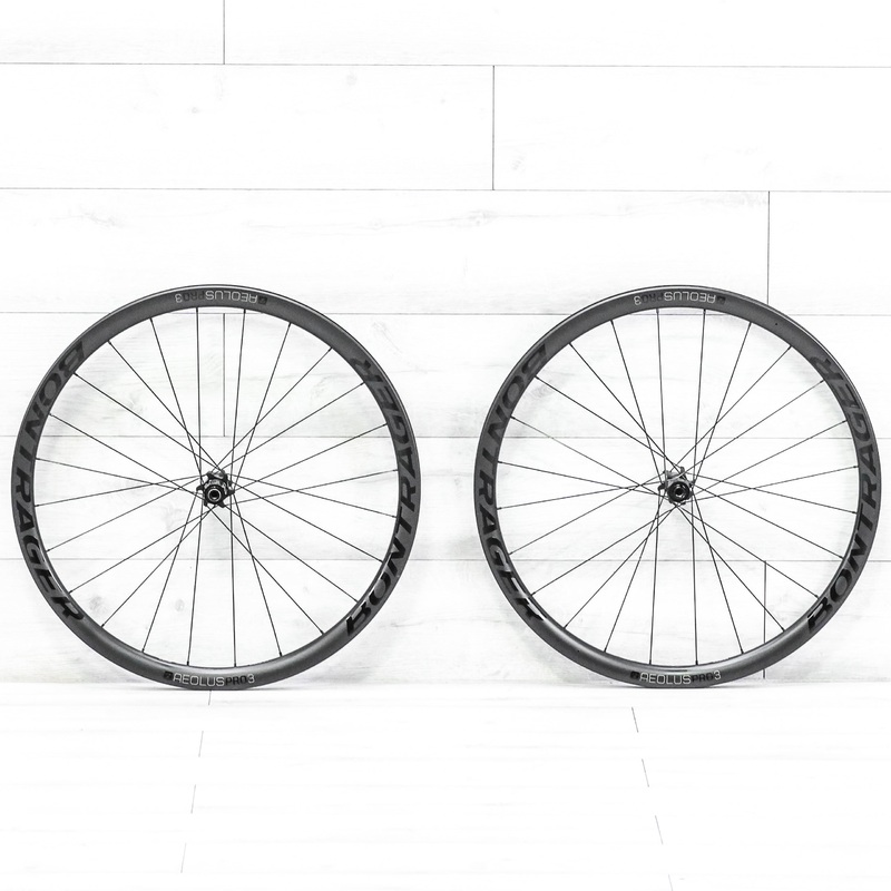 Bontrager Aeolus Pro 3 TLR Carbon Disc Wheelset  700c, Tubeless, Center Lock, HG 11-Speed