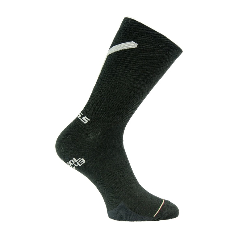 Q36.5 Plus You Socks Black