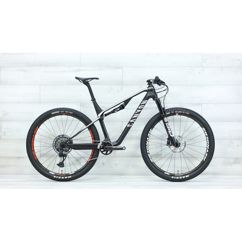 2021 Canyon Lux CF 8 Mountain Bike – Large