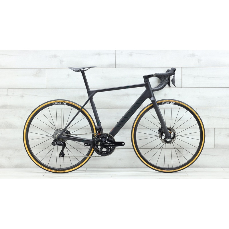 2023 Canyon Ultimate CFR Di2  Road Bike – Medium