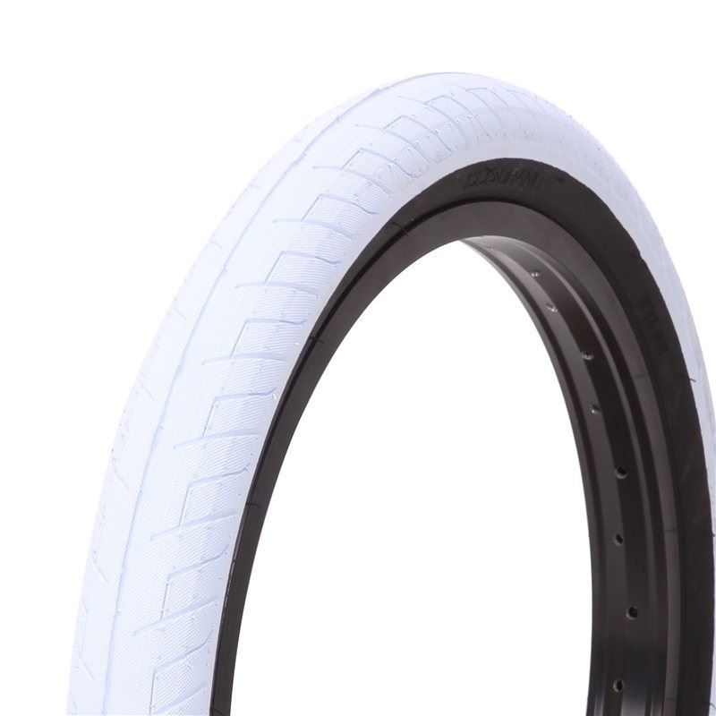 Duo SVS 18″ Tire Black