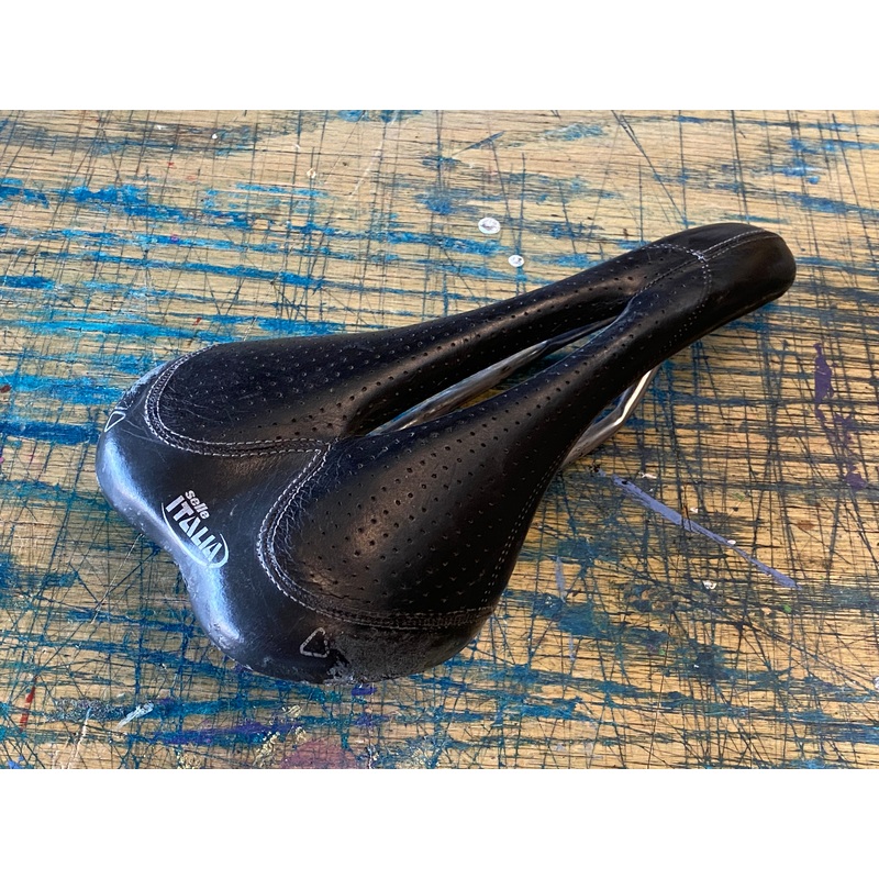 Selle Italia SLR Carbon Leather Saddle Titanium Rails