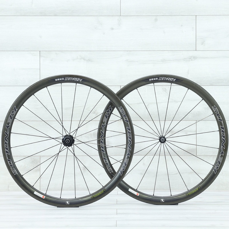 Reynolds Assault Tubeless Clincher Carbon Road Wheelset Rim Brake – Shimano HG