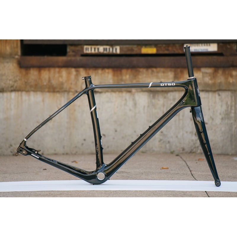 Waheela C – Raw Carbon – Large – Frameset – Sample
