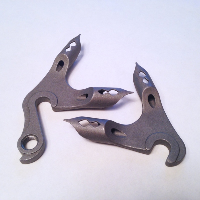 Rear vertical dropouts – lug style for 11mm seat stay, 12.5mm chain stay, 65 SS/CS angle